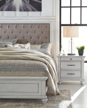 Kanwyn Panel Bed