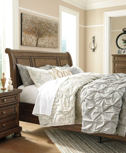 Flynnter Bedroom Set