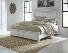 Kanwyn Panel Bed