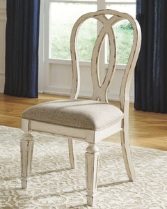 Realyn Dining Room Set