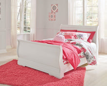 Anarasia Sleigh Bed