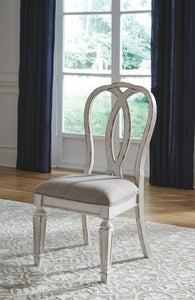 Realyn Dining Room Set
