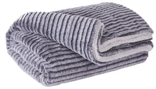 Metea Throw (Set of 3)