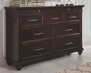 Brynhurst Bedroom Set