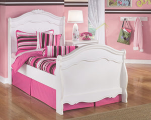 Exquisite Sleigh Bed