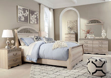 Catalina Sleigh Bed