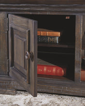 Wyndahl Coffee Table With Storage