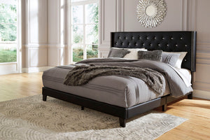 Vintasso Upholstered Bed