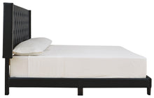 Vintasso Upholstered Bed