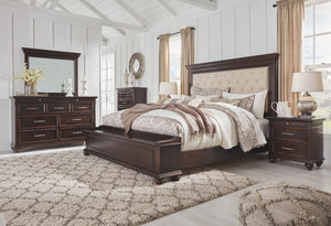 Brynhurst Upholstered Bed with Storage Bench