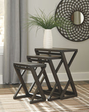 Cairnburg Accent Table (Set of 3)