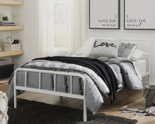 Trentlore Platform Bed