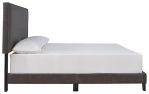 Vintasso Upholstered Bed