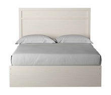 Stelsie Panel Bed