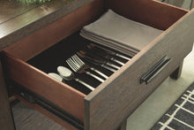 Dellbeck Dining Server