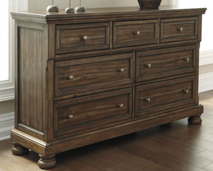 Flynnter Bedroom Set