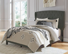 Vintasso Upholstered Bed