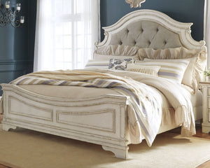 Realyn Upholstered Panel Bed