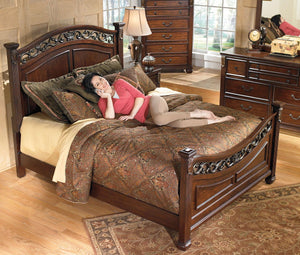 Leahlyn Panel Bed