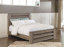 Zelen Panel Bed