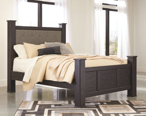 Reylow Bedroom Set