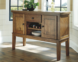 Flaybern Dining Room Set