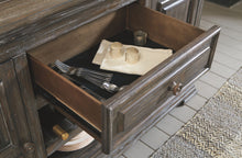 Wyndahl Dining Room Set