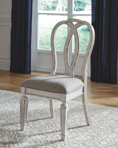 Realyn Dining Room Set