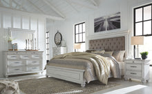 Kanwyn Panel Bed