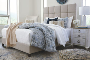 Dolante Upholstered Bed