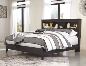 Reylow Bedroom Set