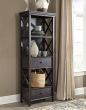 Tyler Creek Dining Room Set