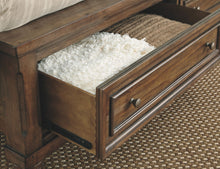 Flynnter Storage Panel Bed