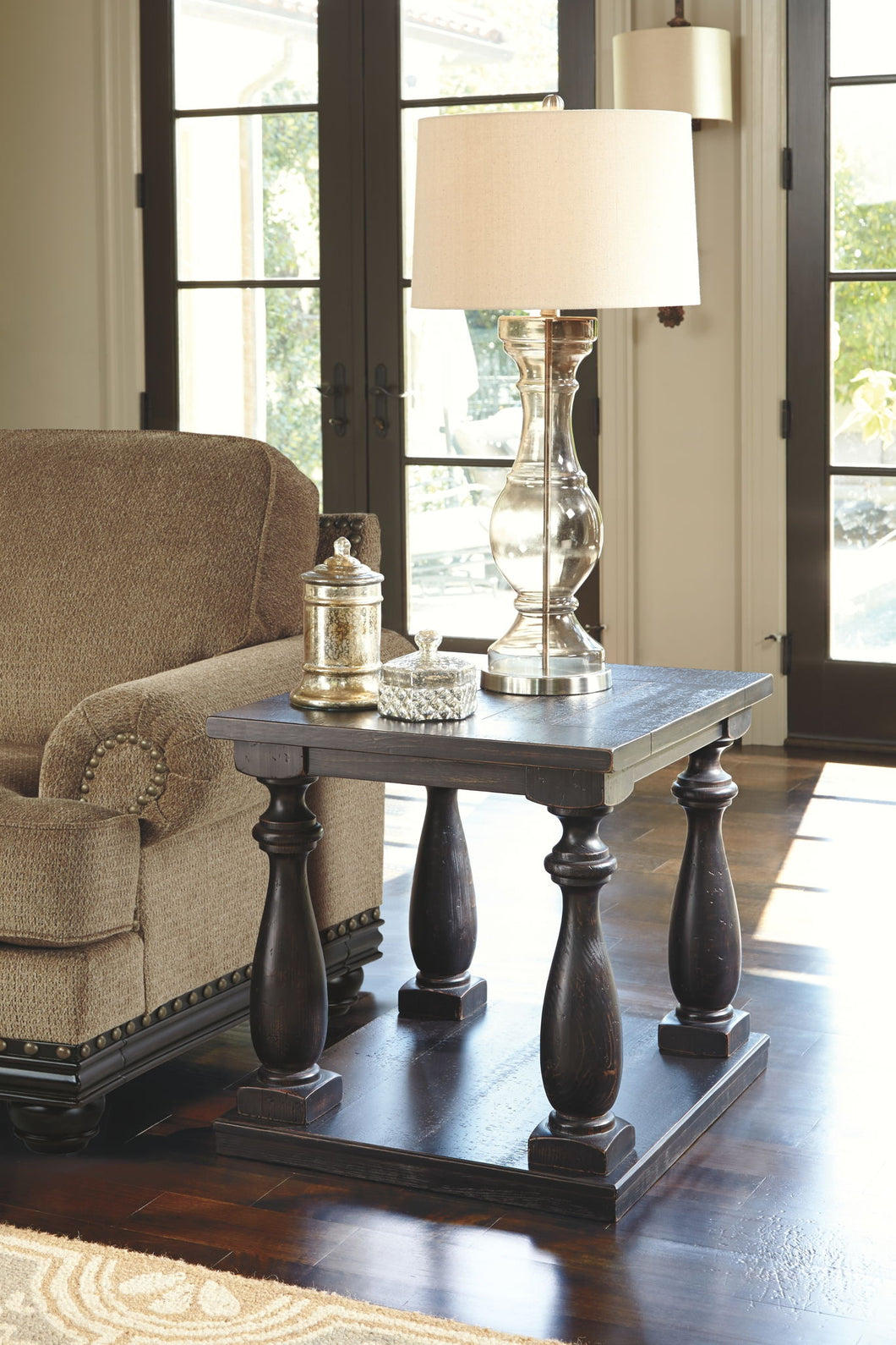Mallacar End Table