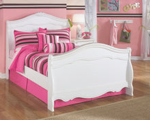 Exquisite Sleigh Bed