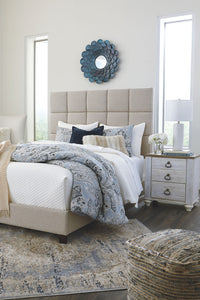 Dolante Upholstered Bed