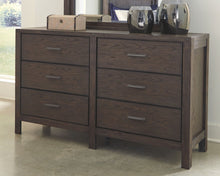 Dellbeck Bedroom Set