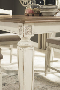 Realyn Dining Room Set
