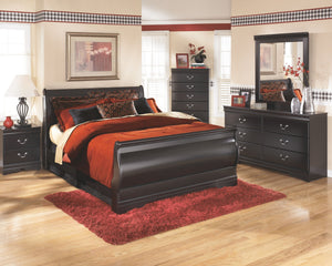 Huey Vineyard Bedroom Set