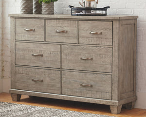 Naydell Bedroom Set