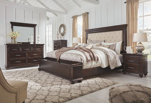 Brynhurst Upholstered Bed with Storage Bench