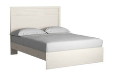 Stelsie Panel Bed