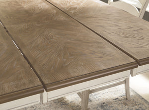Realyn Dining Room Set