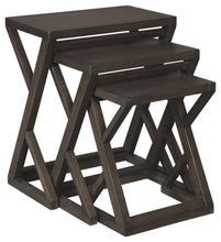 Cairnburg Accent Table (Set of 3)
