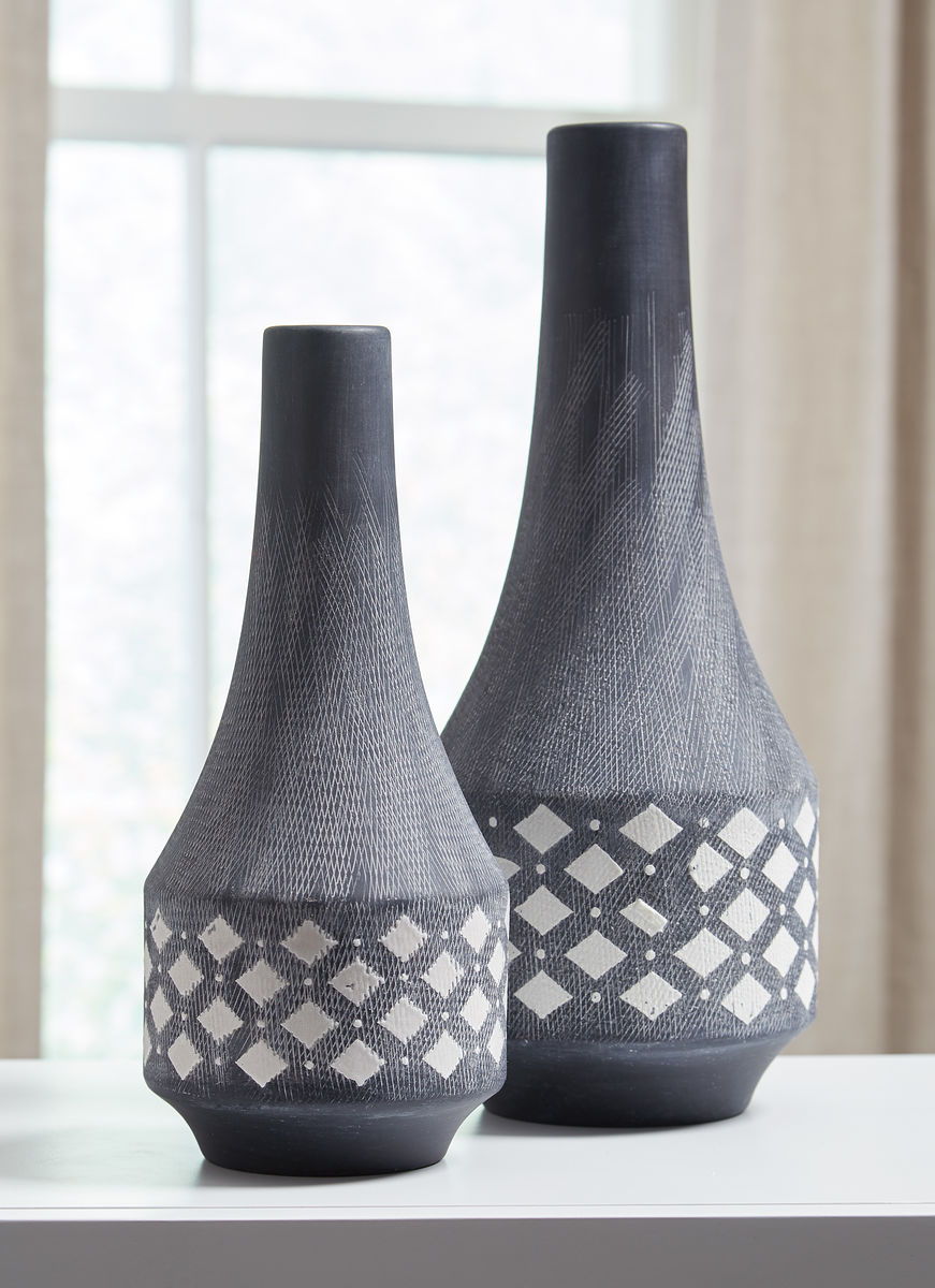 Dornitilla Vase (Set of 2)